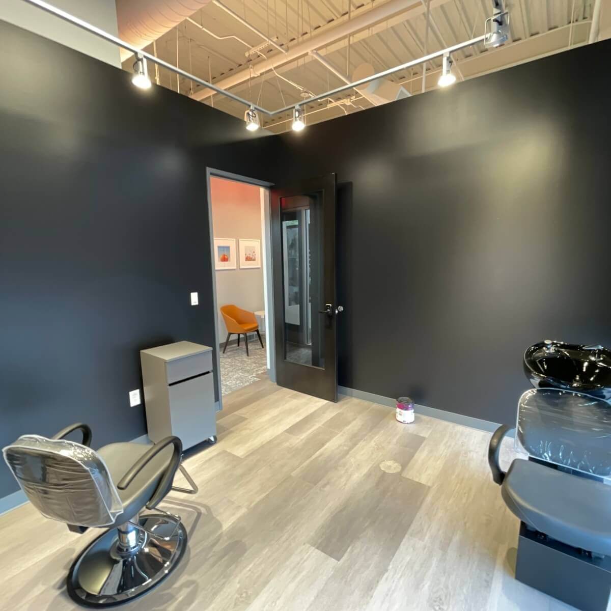 LVT (Luxury Vinyl Tile) / Plank Flooring